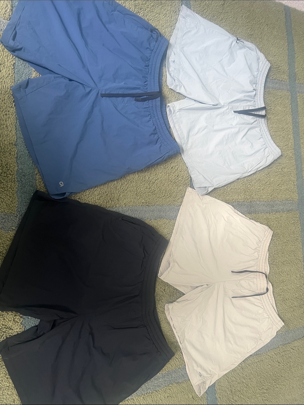 GAP FIT GYM BUNDLE Elastic Waist Shorts with Side Pockets